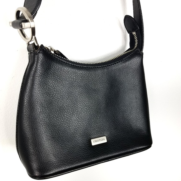 oroton shoulder bags